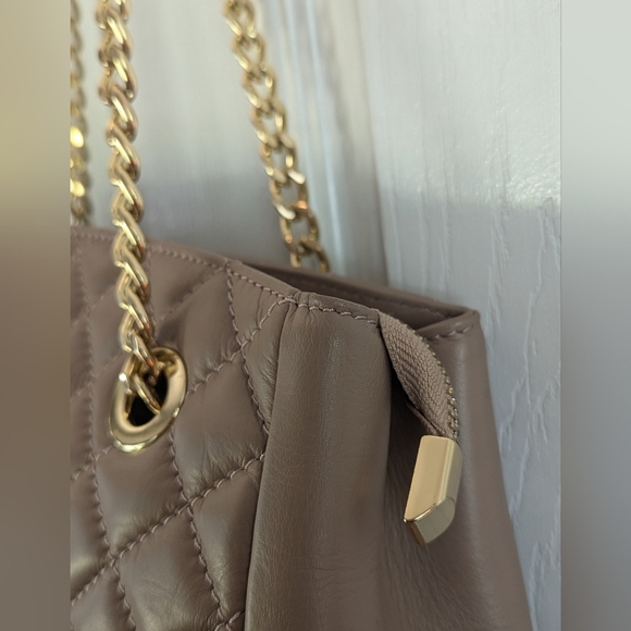 Authentic Anna Paola Quilted Chain Strap Handbag - Picture 3 of 13